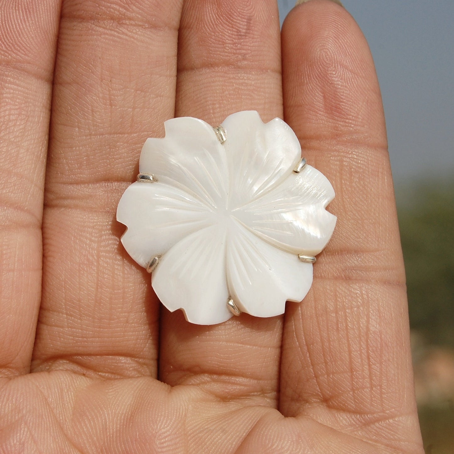 Mother of Pearl Floral Ring