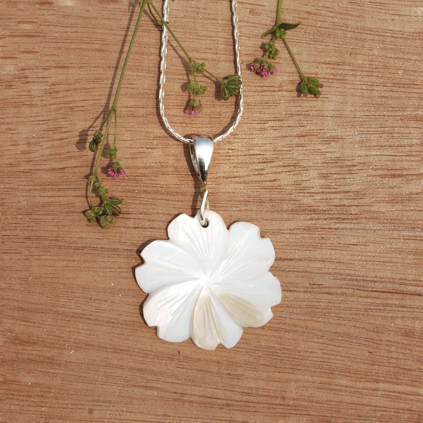 Mother Pearl Floral Pendant