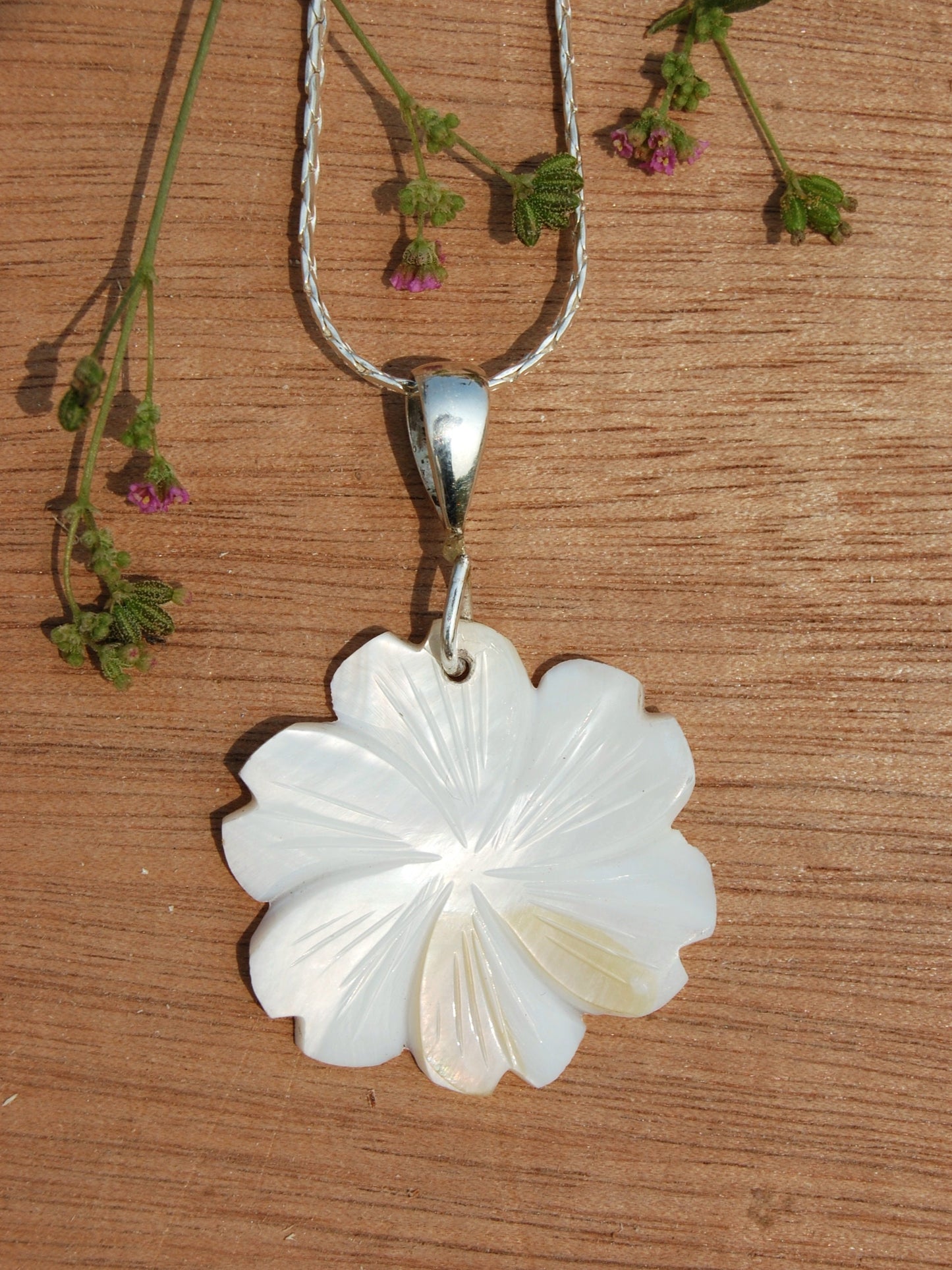 Mother Pearl Floral Pendant