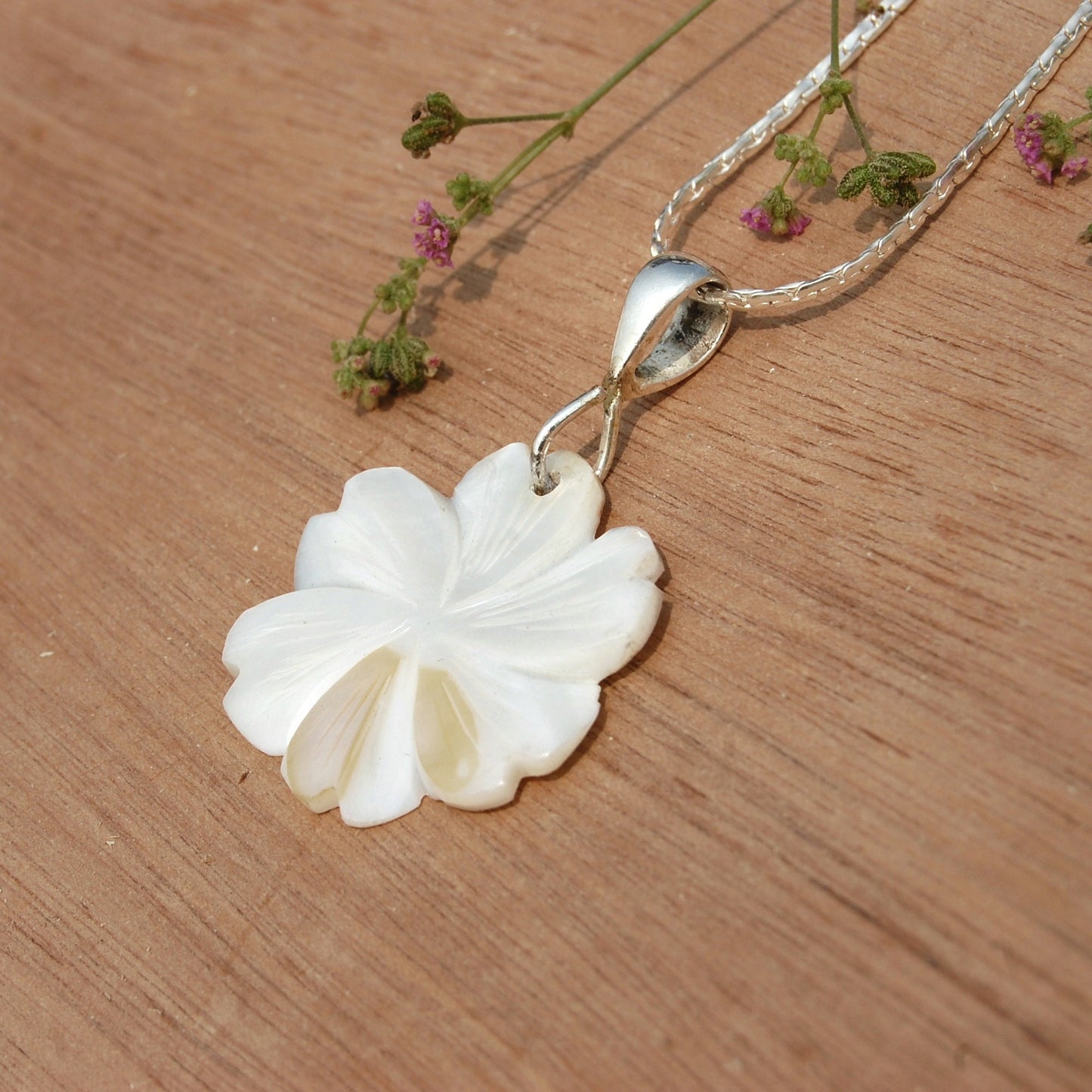 Mother Pearl Floral Pendant