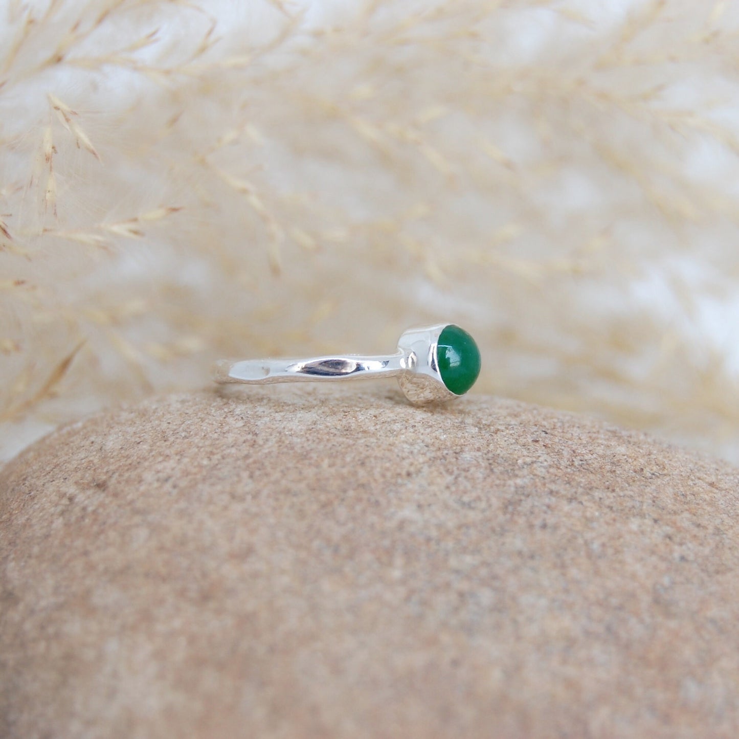 Jade Stone Hammered Band Ring