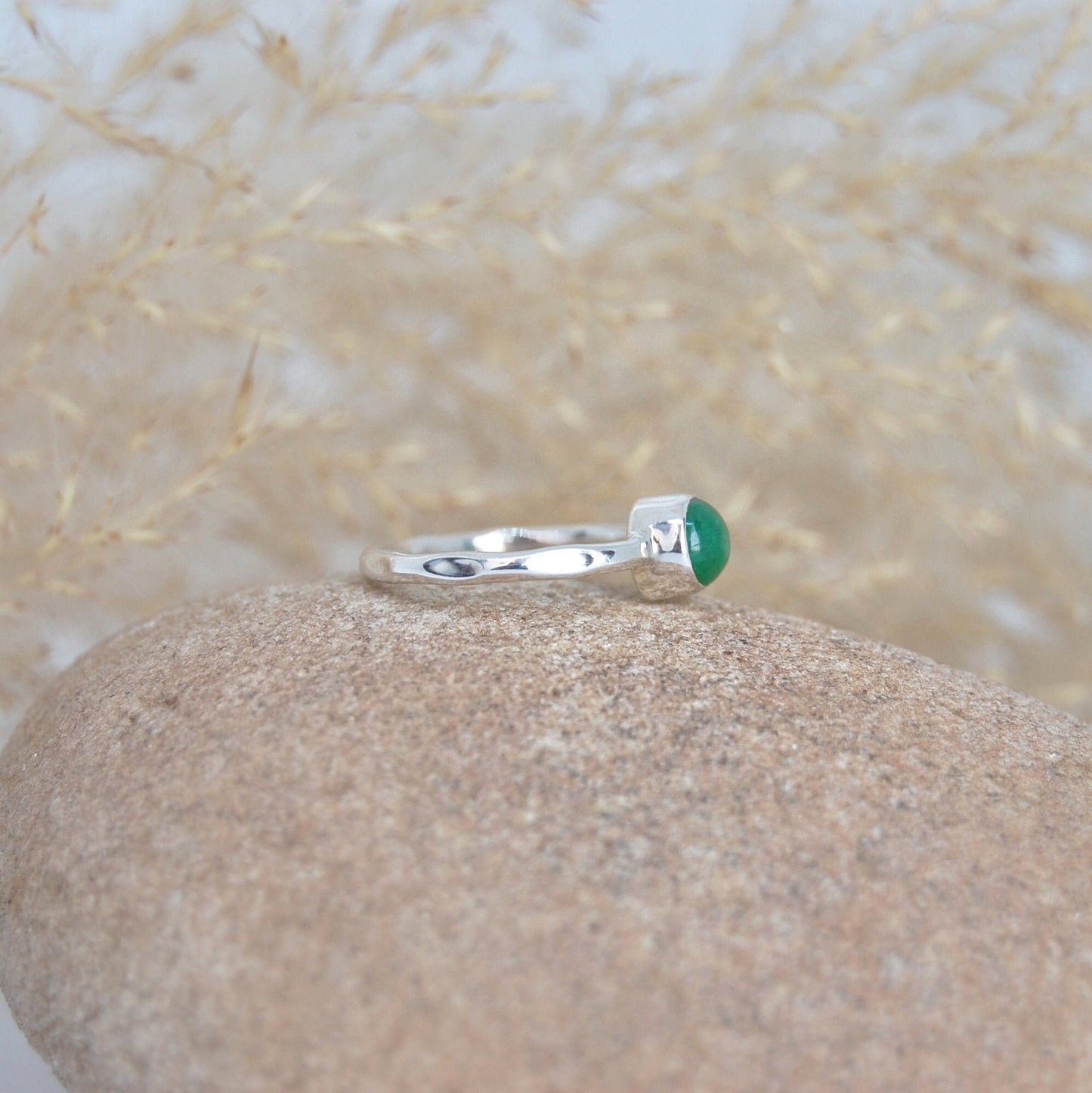 Jade Stone Hammered Band Ring