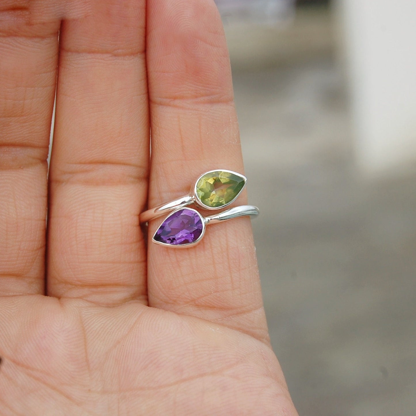 Elegant Amethyst-Peridot Leaf Ring