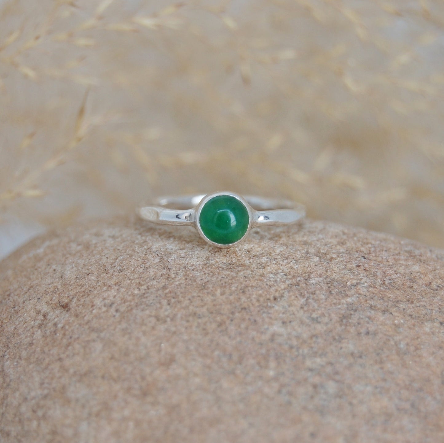 Jade Stone Hammered Band Ring