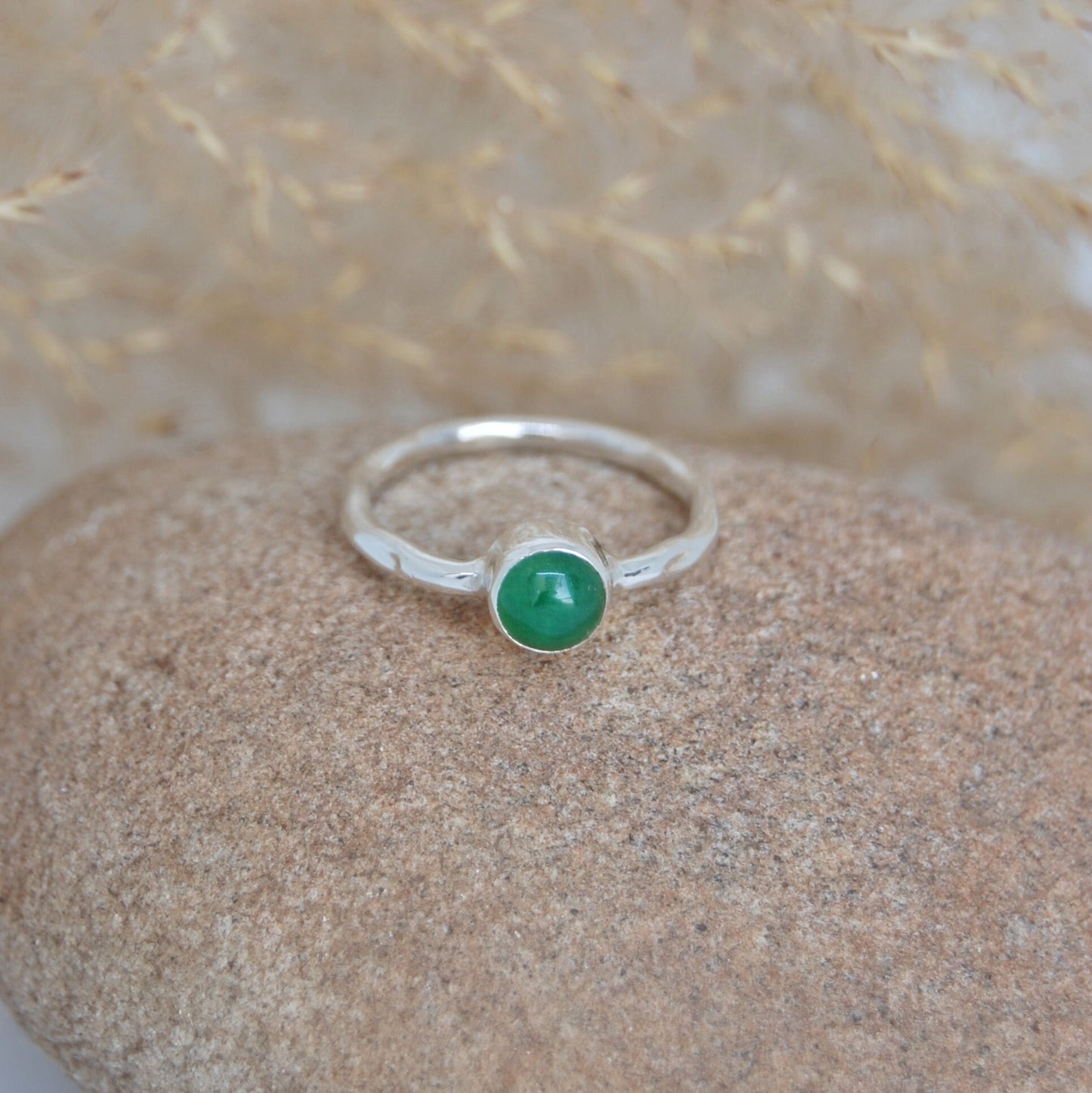 Jade Stone Hammered Band Ring
