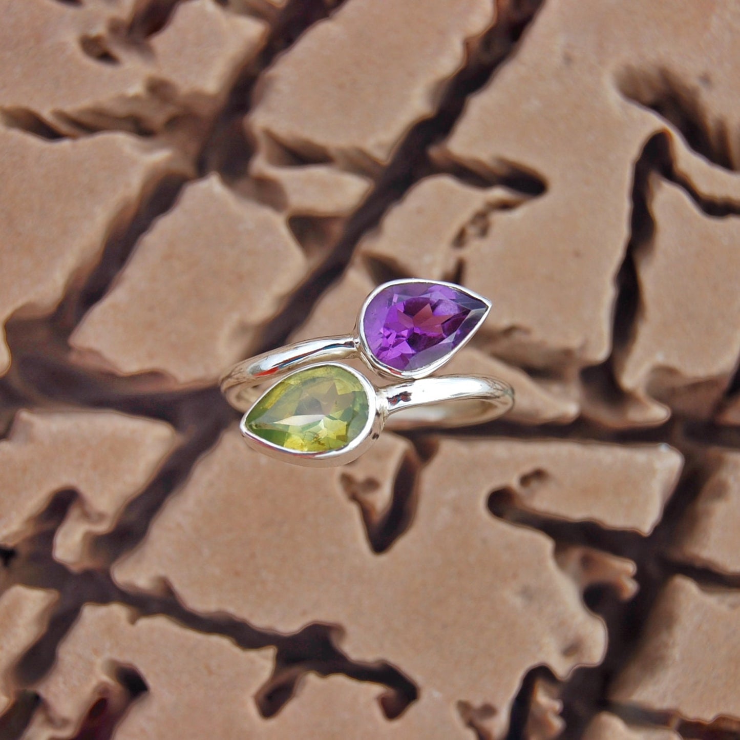 Elegant Amethyst-Peridot Leaf Ring