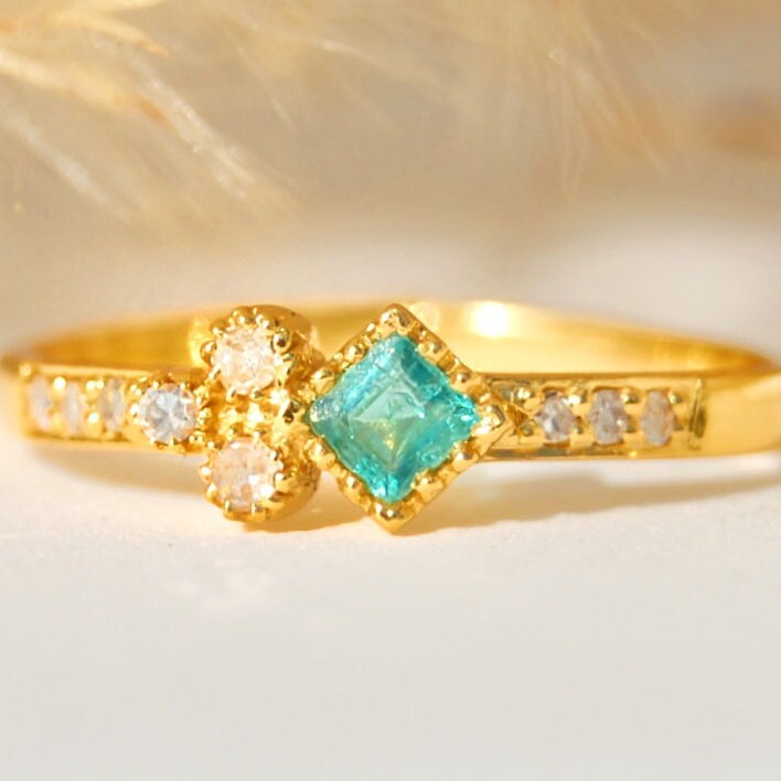Diamond -Emerald 18k Gold Dainty Ring