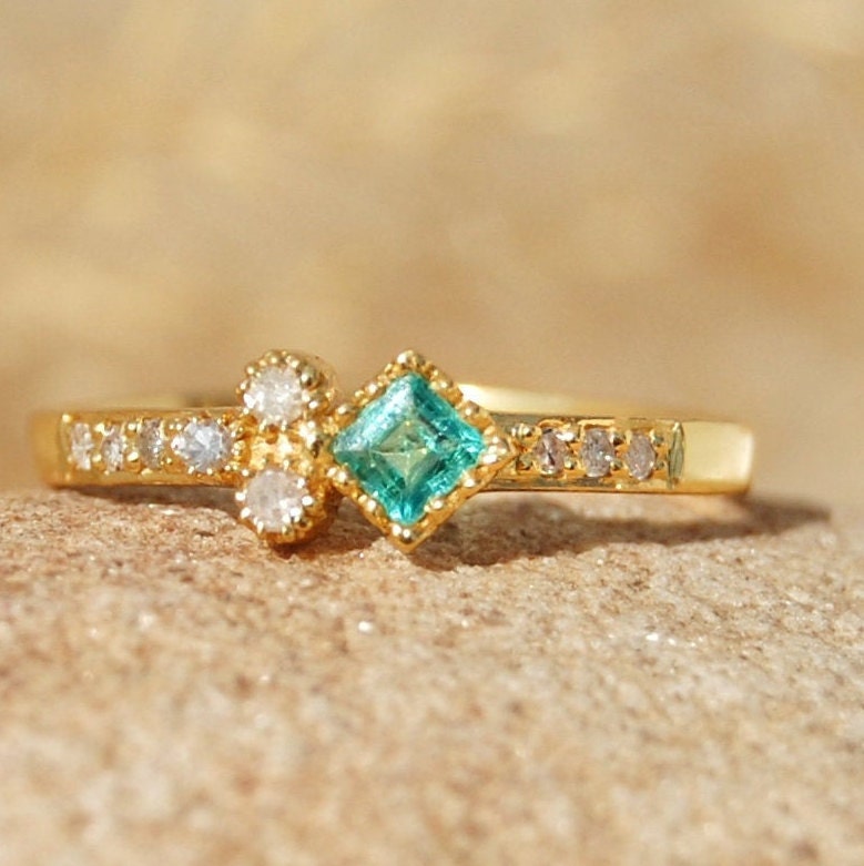 Diamond -Emerald 18k Gold Dainty Ring