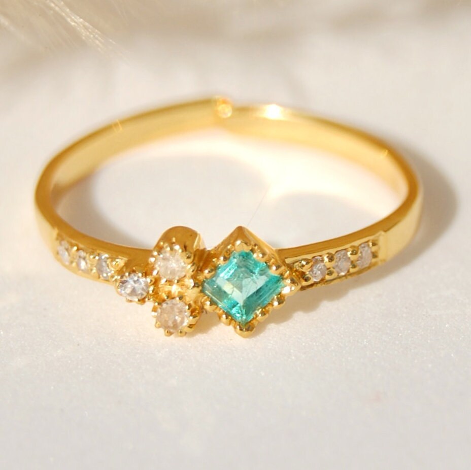 Diamond -Emerald 18k Gold Dainty Ring