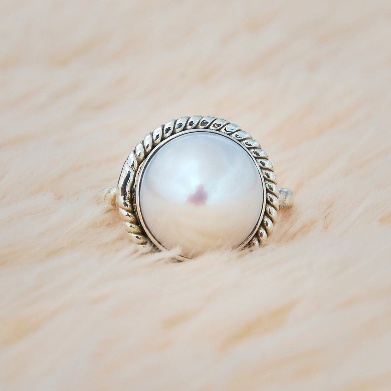 Pearl Twisted Wire Band Ring