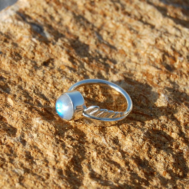 Rainbow Moonstone Leaf Ring