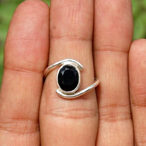 Black Onyx Dainty Ring