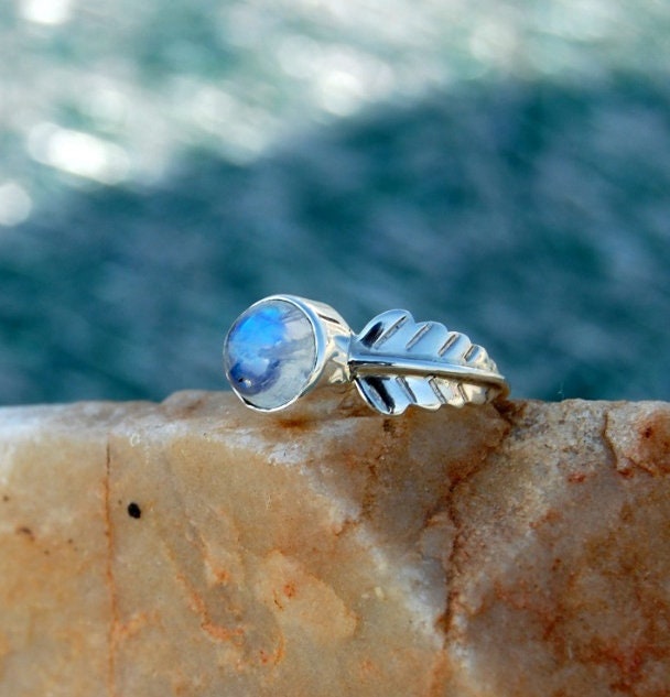 Rainbow Moonstone Leaf Ring