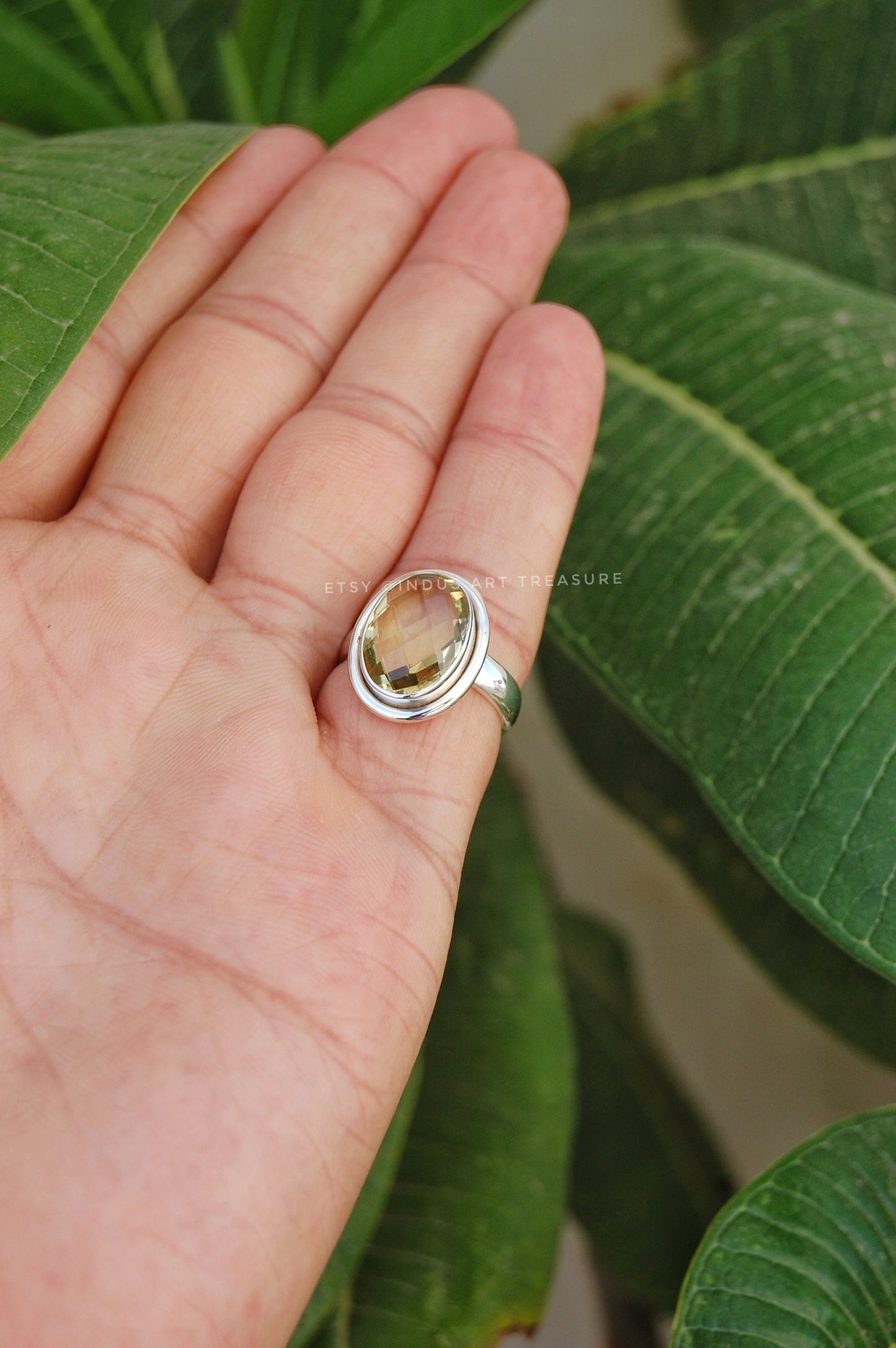 Lemon Quart Oval Cut Ring