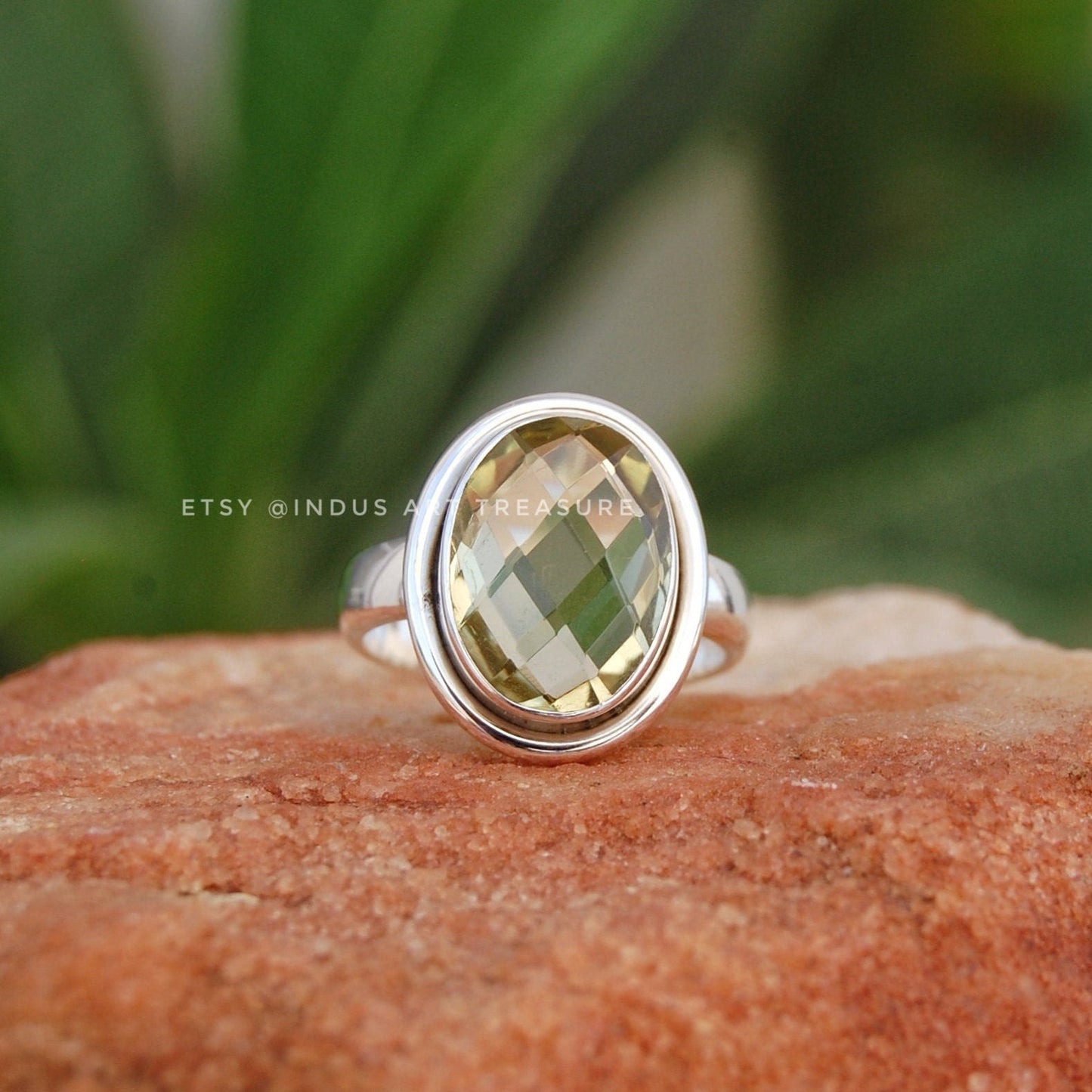 Lemon Quart Oval Cut Ring