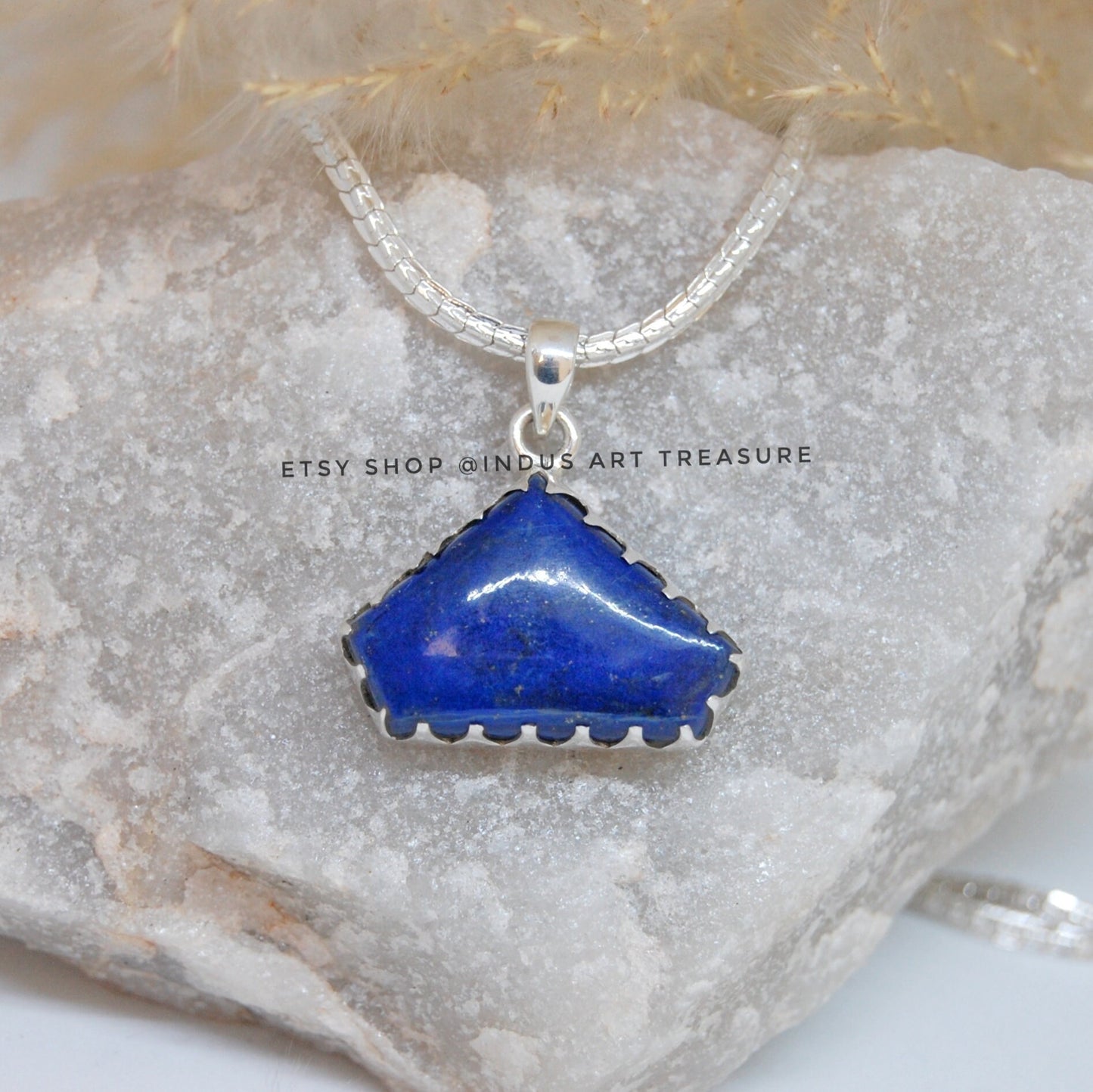 Lapis- Lazuli Statement Pendat