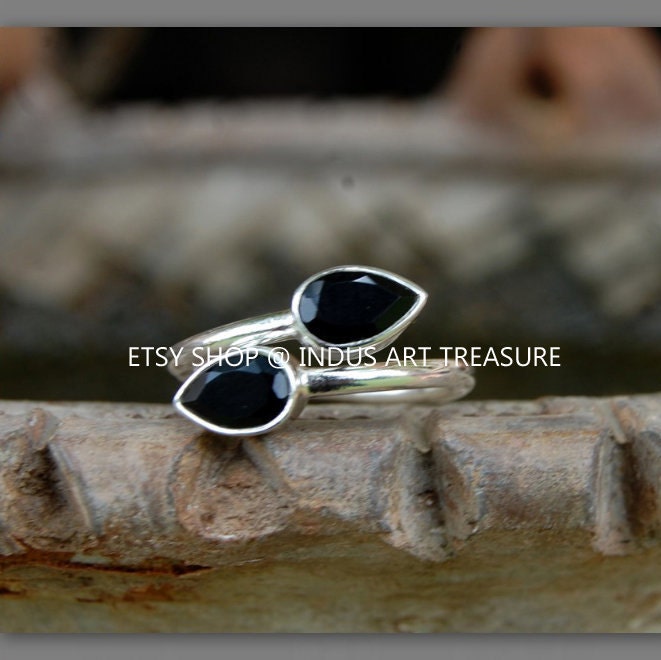 Black Onyx Dainty Leaf Ring,