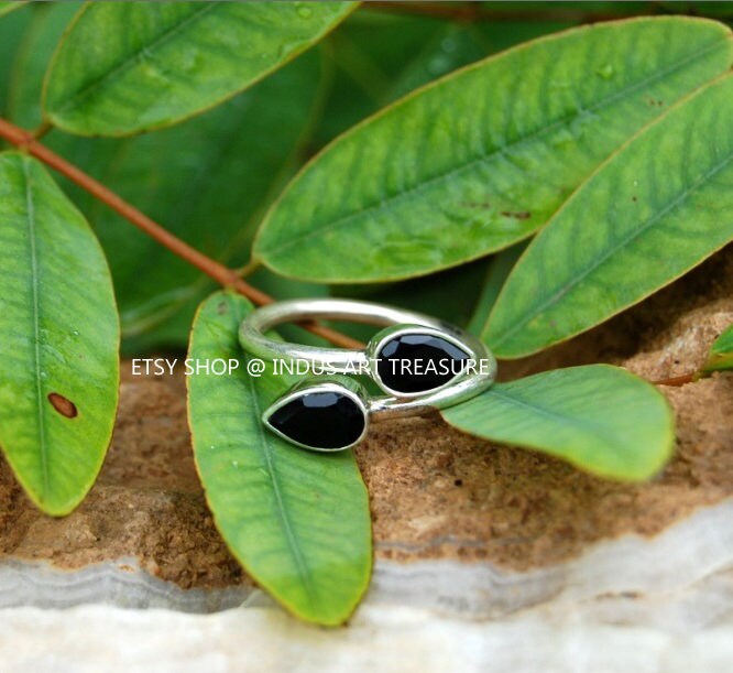 Black Onyx Dainty Leaf Ring,