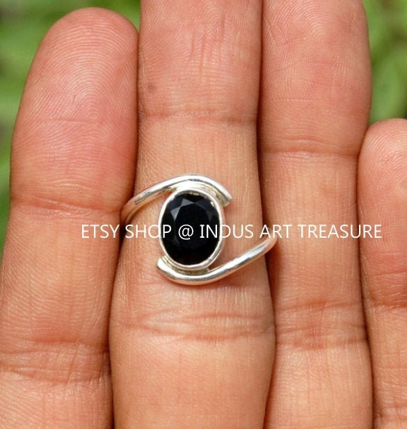 Black Onyx Dainty Ring