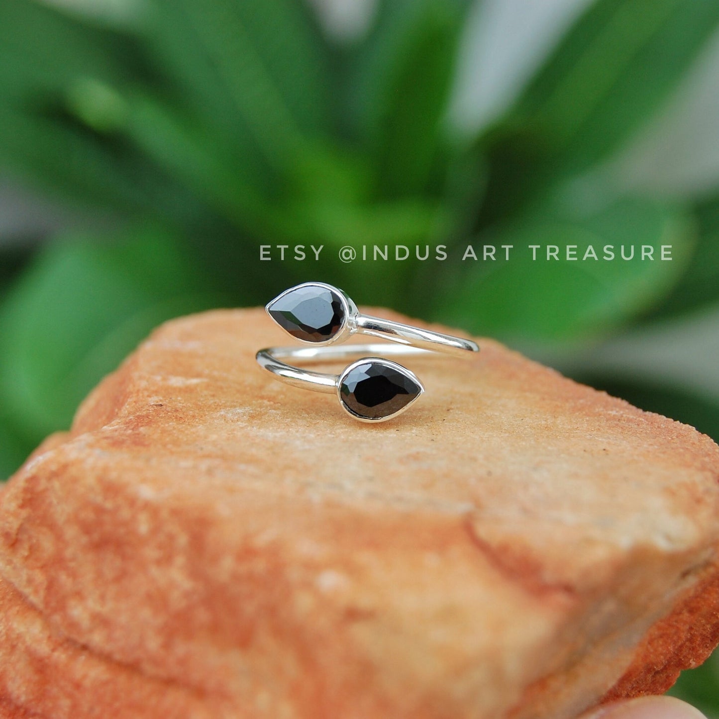 Black Onyx Leaf Ring