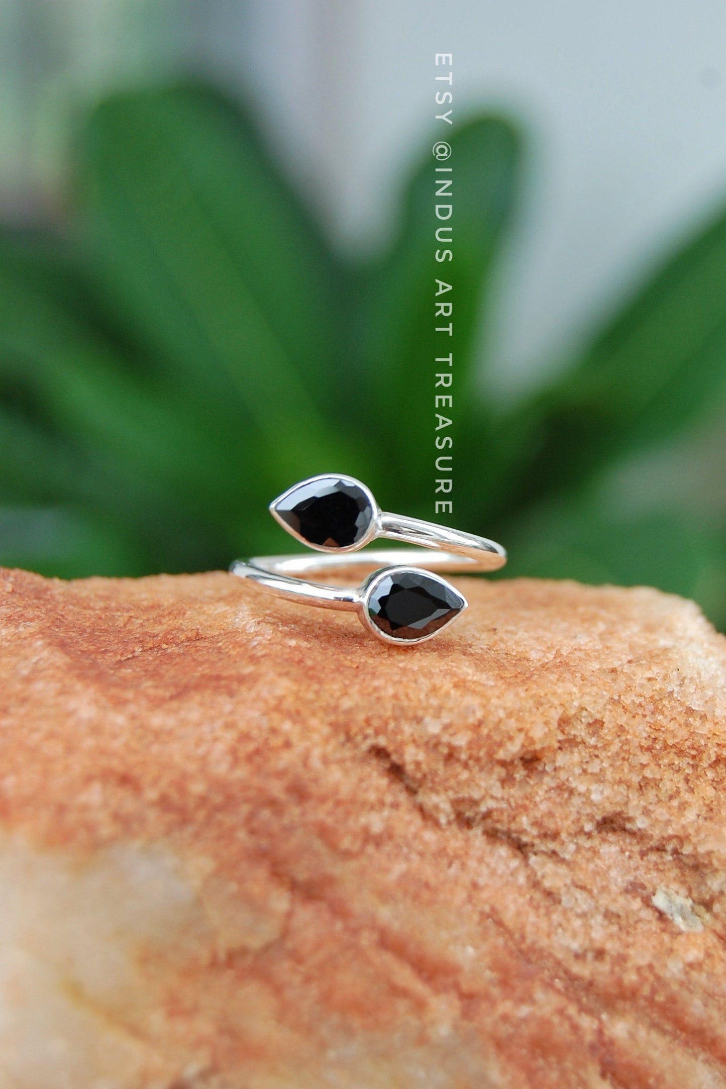 Black Onyx Leaf Ring