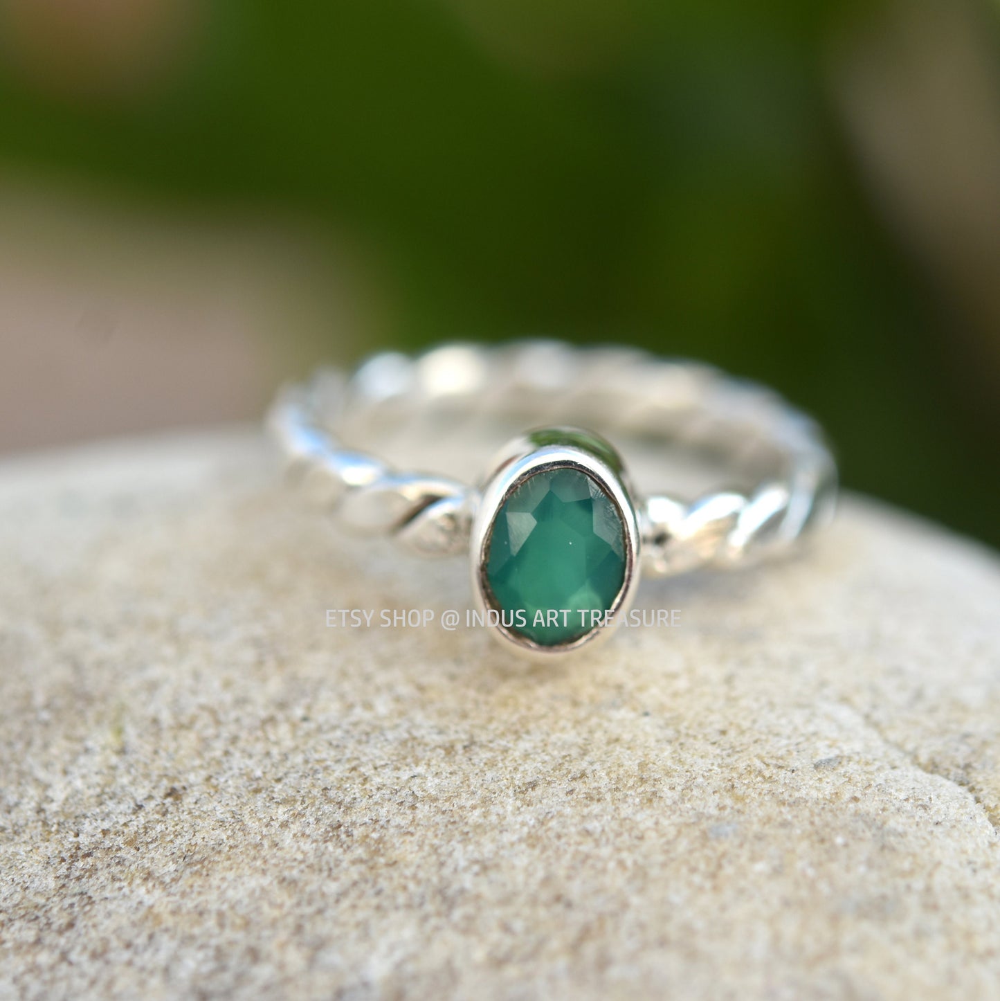 Green Onyx Twisted Band Ring