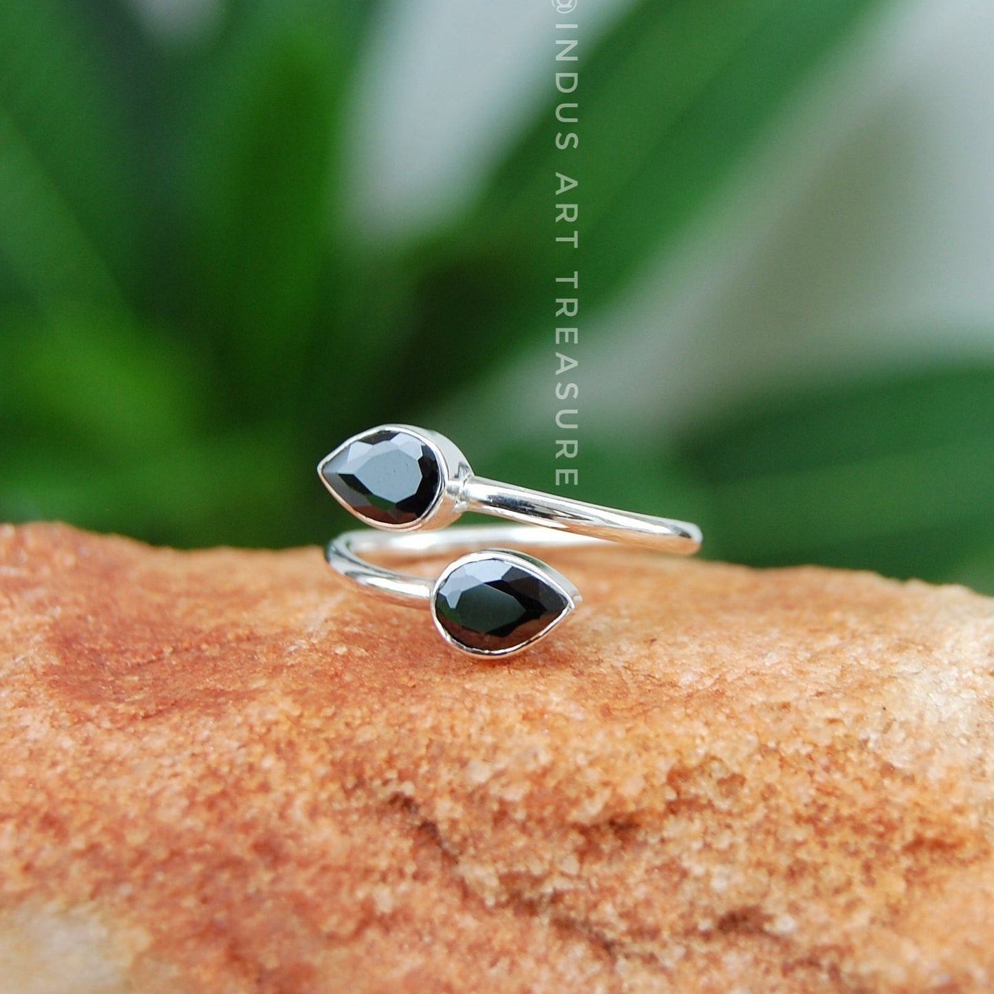 Black Onyx Leaf Ring