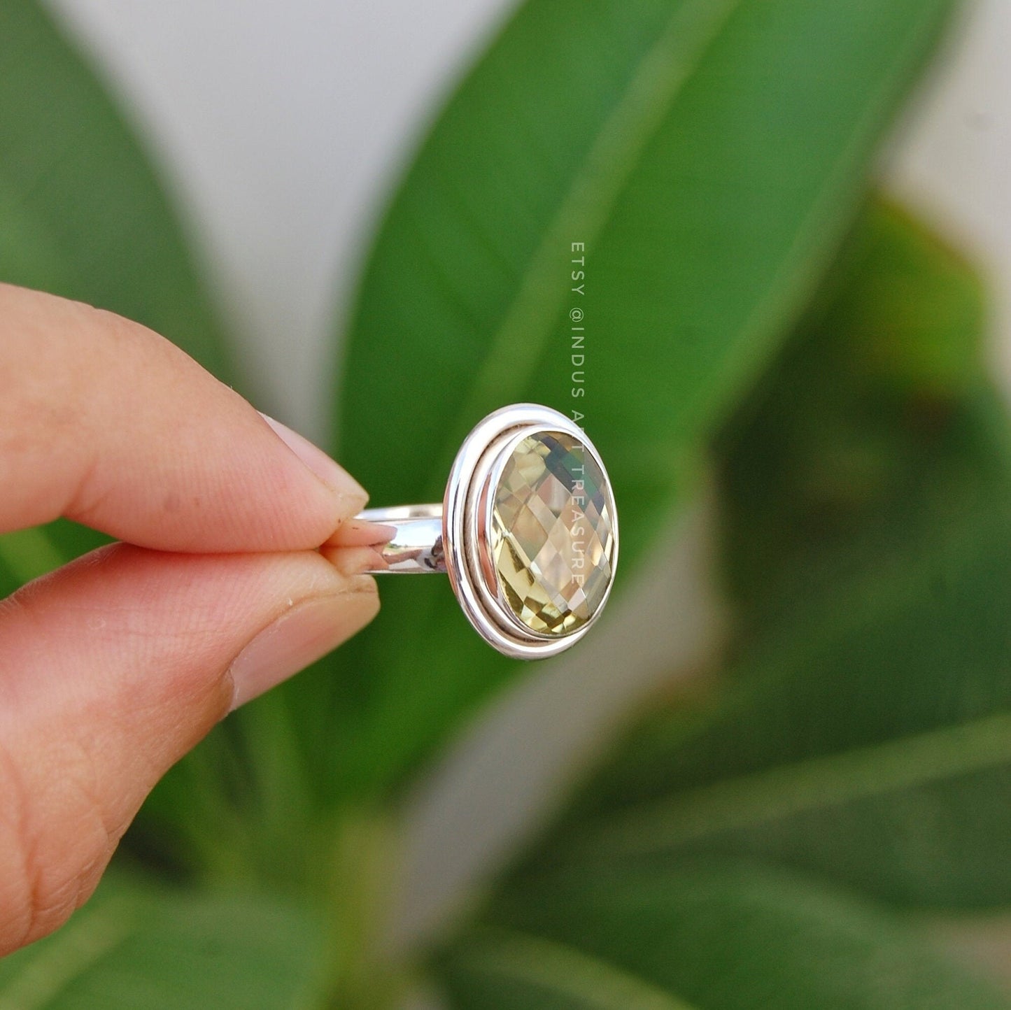 Lemon Quart Oval Cut Ring