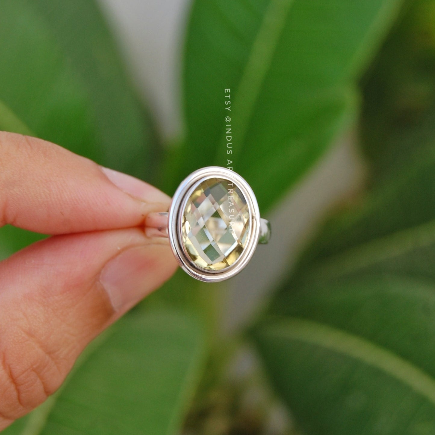 Lemon Quart Oval Cut Ring