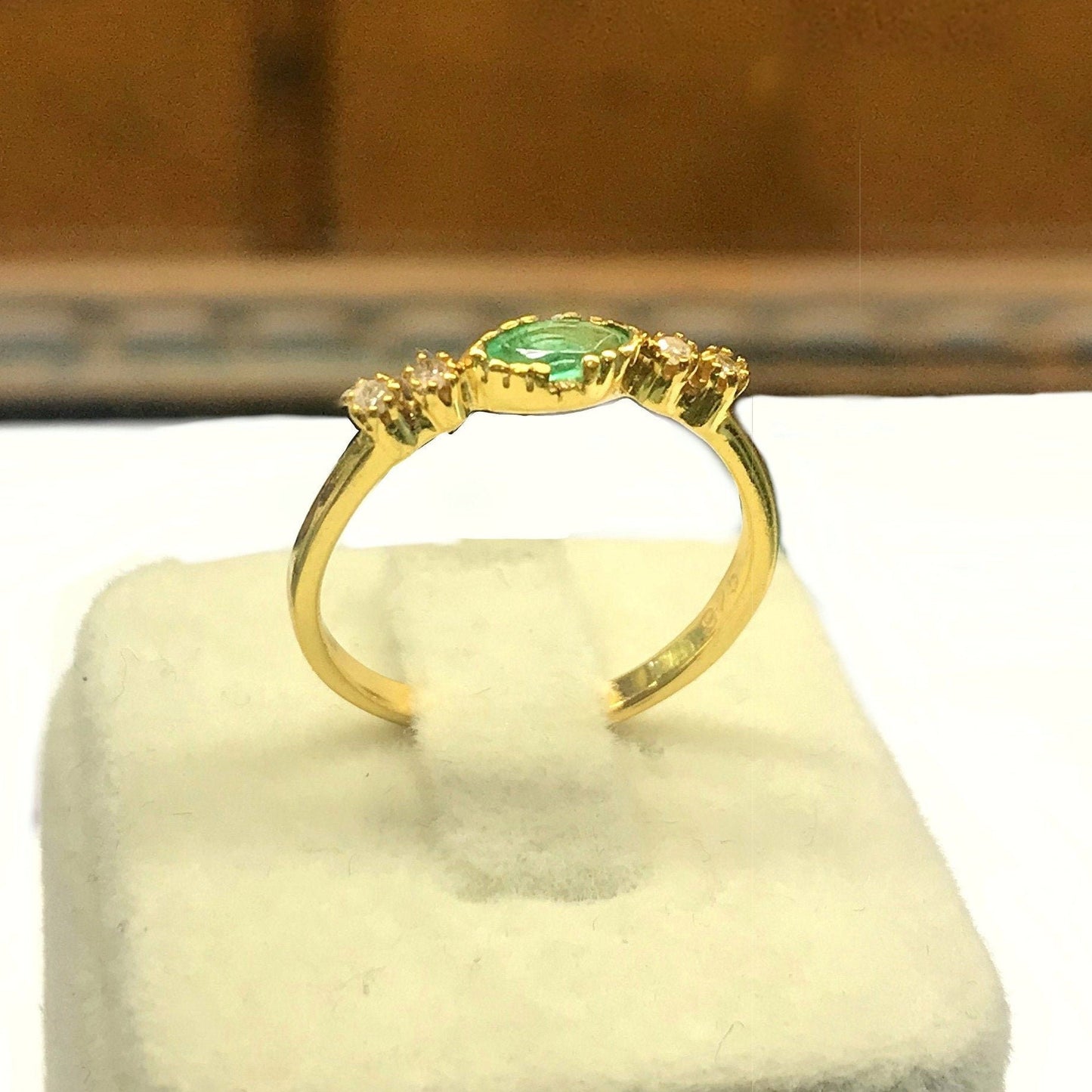 Pretty Diamond-Emerald Dainty Ring