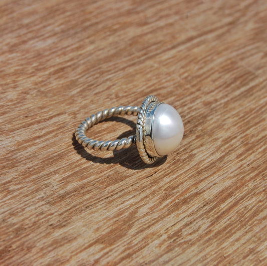 Pearl Twisted Wire Band Ring