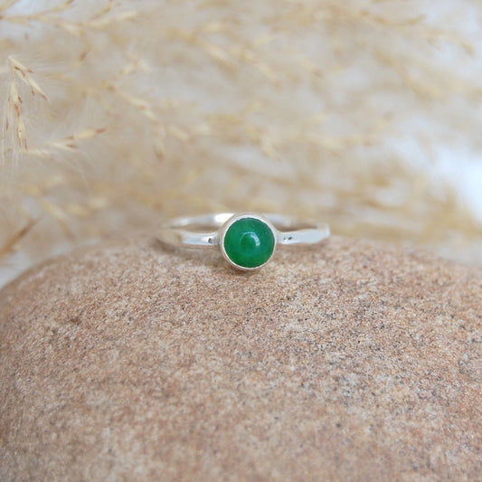 Jade Stone Hammered Band Ring
