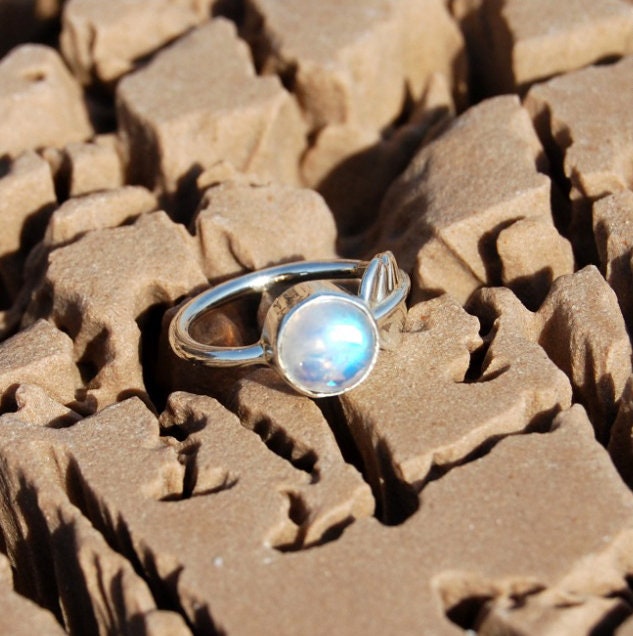 Rainbow Moonstone Leaf Ring