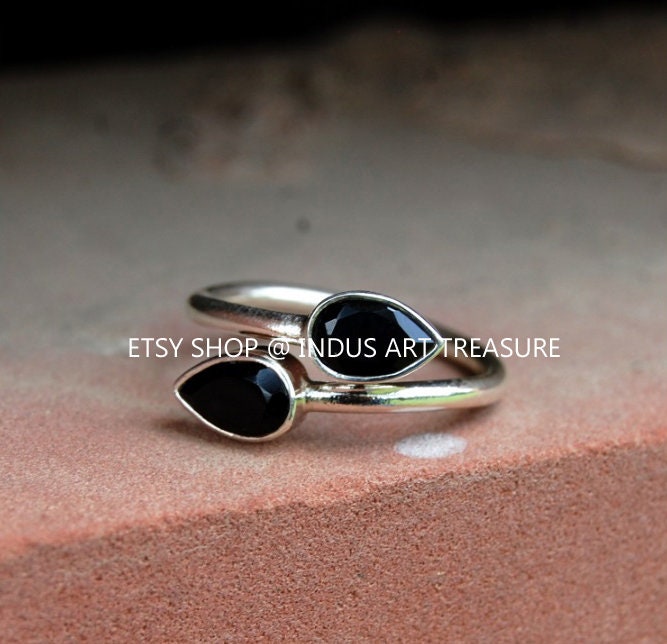 Black Onyx Dainty Leaf Ring,