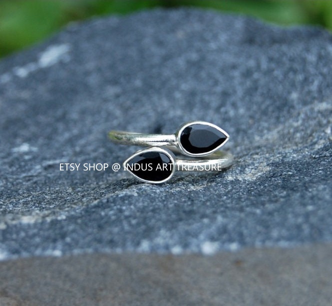 Black Onyx Dainty Leaf Ring,
