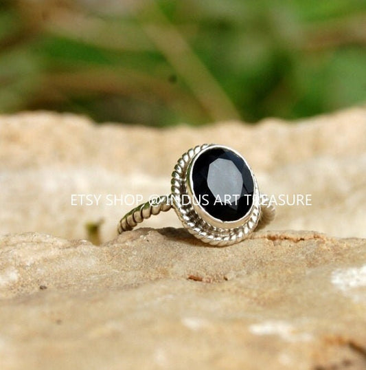 Black Onyx Twisted Wire Band Ring