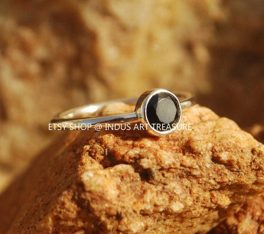 Black Onyx Dainty Ring