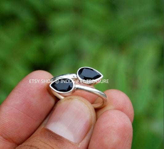 Black Onyx Dainty Leaf Ring,
