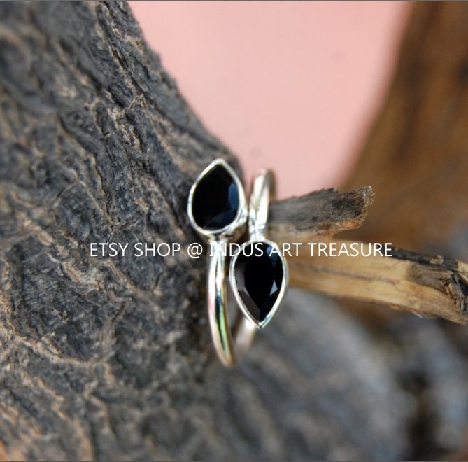 Black Onyx Dainty Leaf Ring,