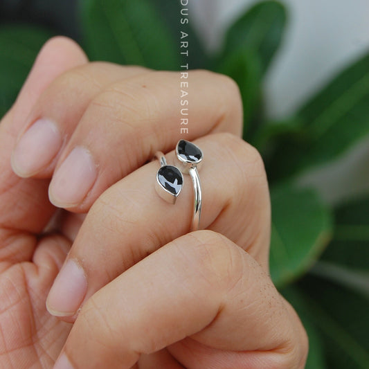Black Onyx Leaf Ring