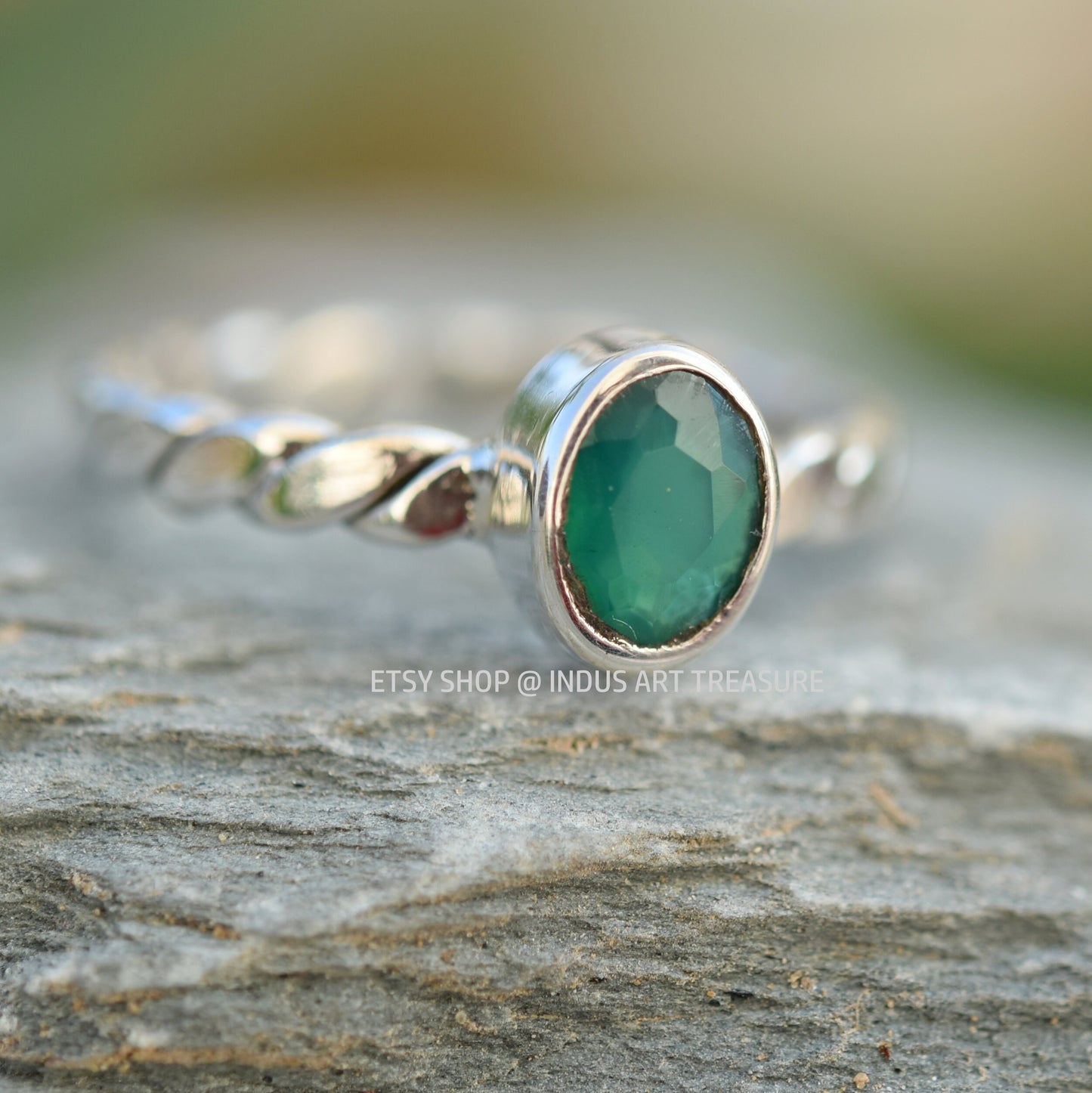 Green Onyx Twisted Band Ring