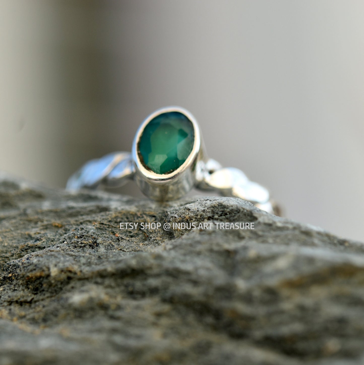 Green Onyx Twisted Band Ring