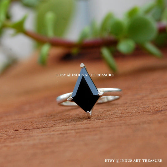 Black Onyx Kite Ring